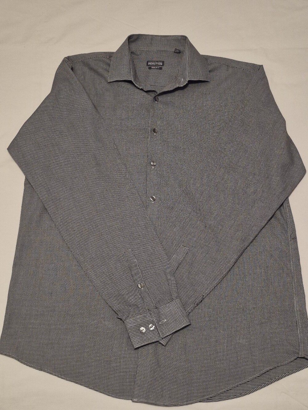 Kenneth Cole Reaction Men's Gray Micro-Pattern Dress Shirt